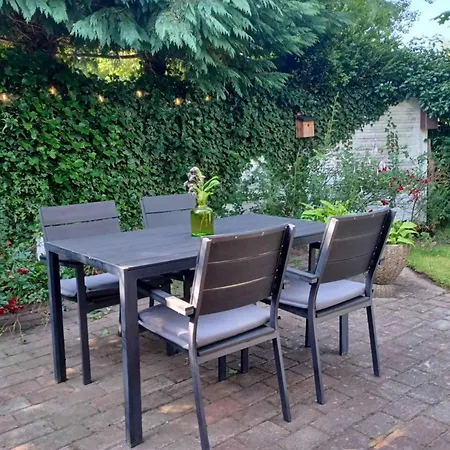 Dom wakacyjny Charming Summer House At Vejlby Fed Middelfart